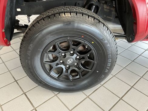 Used 2021 Toyota Tacoma SR5 image 8