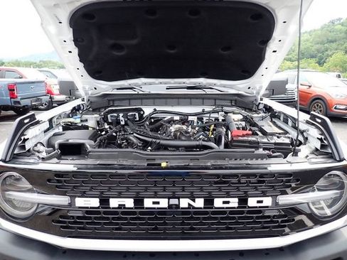 Certified 2023 Ford Bronco Wildtrak AWD/4WD image 16