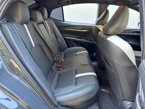 Used 2025 Toyota Camry SE FWD image 35