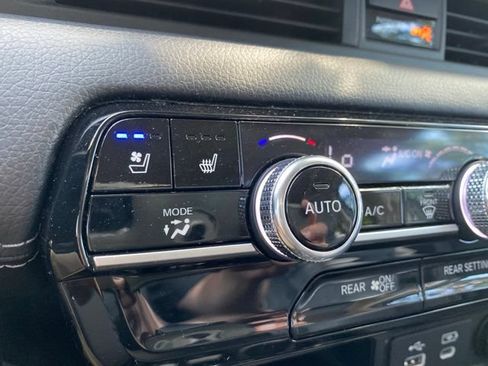 Used 2023 Honda Pilot Elite image 6