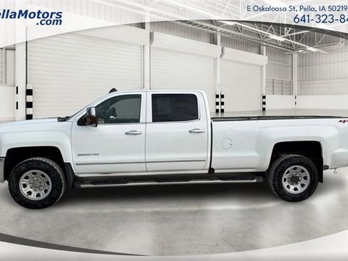 Used 2018 Chevrolet Silverado 2500 LTZ image 6