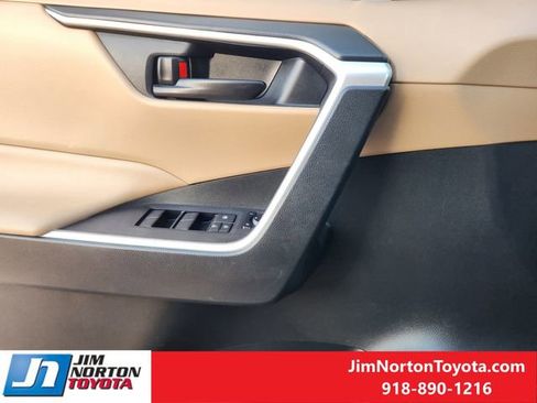 Used 2020 Toyota RAV4 LE image 24