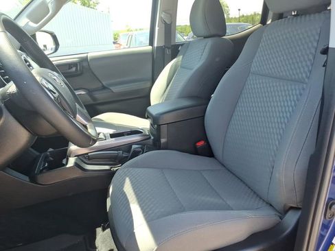 Used 2023 Toyota Tacoma SR5 AWD/4WD image 13