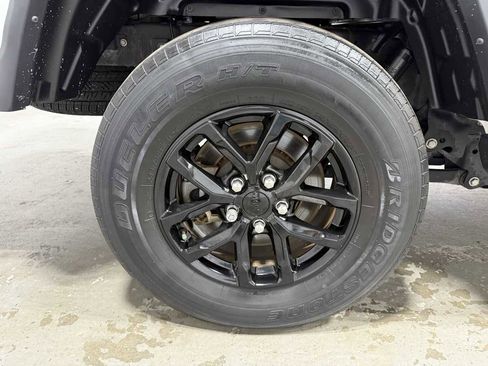 Used 2022 Jeep Gladiator Sport image 7