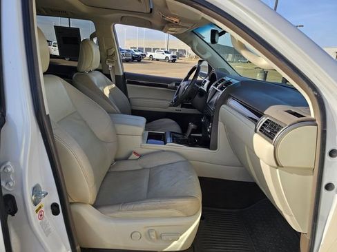 Used 2017 Lexus GX 460 Premium image 29
