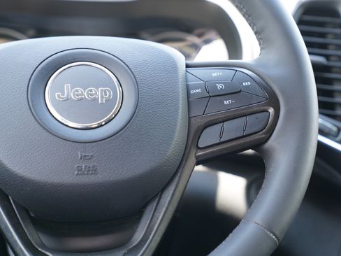 Used 2022 Jeep Cherokee Trailhawk w/ Sound & Nav Group AWD/4WD image 19