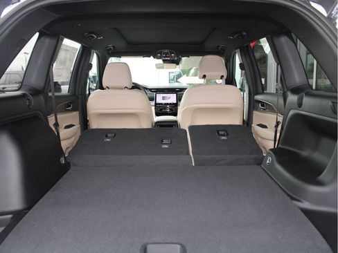 New 2025 Jeep Grand Cherokee Limited image 33