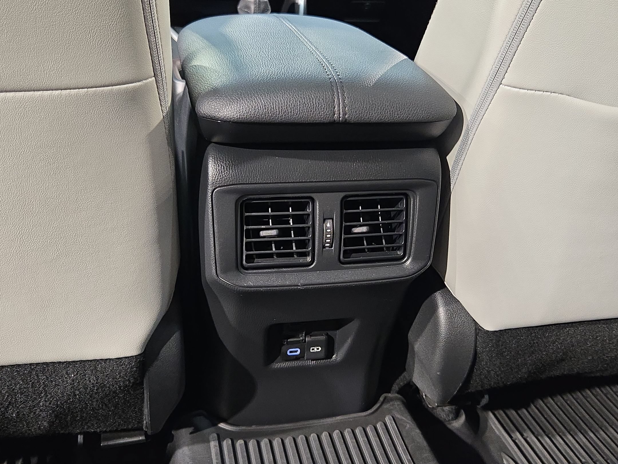 Used 2024 Toyota RAV4 Limited w/ Advanced Technology Package AWD/4WD image 37