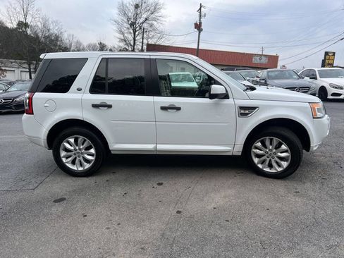 Used 2011 Land Rover LR2 HSE LUX image 3