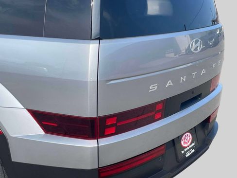 Used 2025 Hyundai Santa Fe SE AWD/4WD image 11