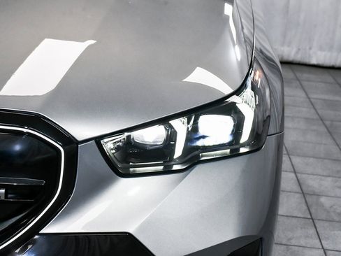 Used 2025 BMW i5 M60 w/ Executive Package image 89