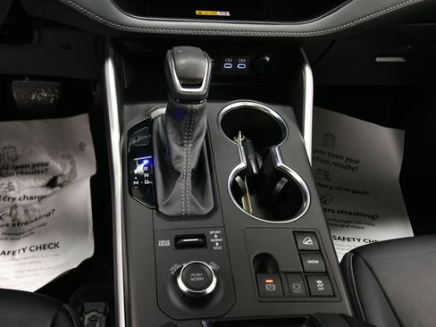 Certified 2024 Toyota Highlander XSE image 16