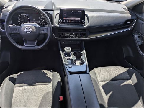 Used 2025 Nissan Rogue SV FWD image 15