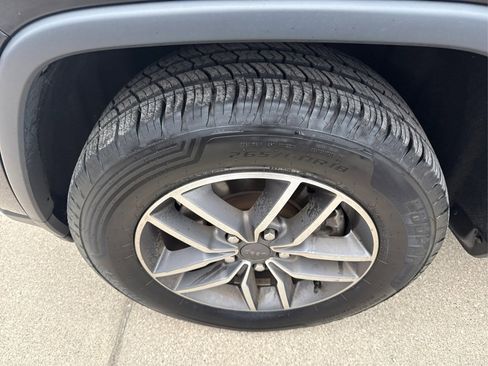 Used 2021 Jeep Grand Cherokee Limited image 21