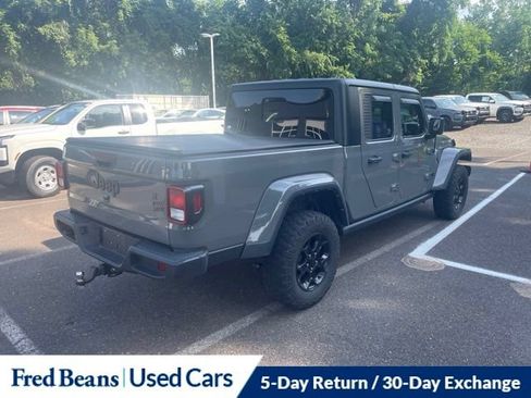 Used 2023 Jeep Gladiator Sport AWD/4WD image 10