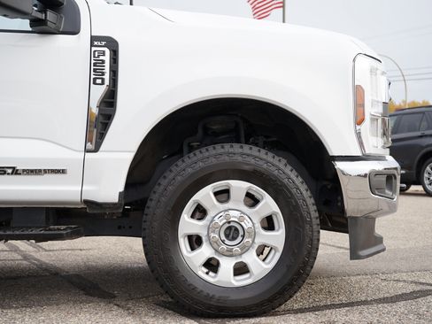 Used 2024 Ford F250 XLT w/ FX4 Off-Road Package image 13