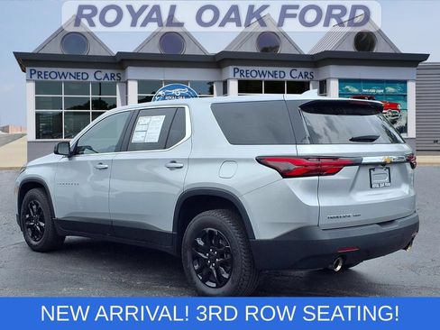 Used 2022 Chevrolet Traverse LS AWD/4WD image 2
