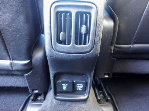 Used 2018 Jeep Compass Limited w/ Navigation Group image 27