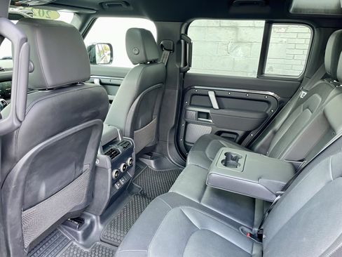 Used 2023 Land Rover Defender 110 X-Dynamic SE image 30