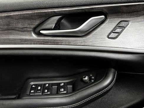 Used 2022 Jeep Grand Cherokee Limited w/ Trailer Tow Prep Group (B) image 10