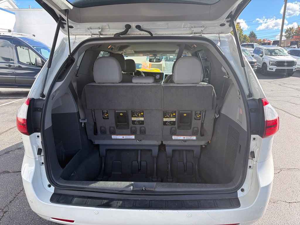 Used 2016 Toyota Sienna XLE w/ XLE Navigation Package AWD/4WD image 8
