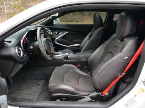 Used 2021 Chevrolet Camaro ZL1 image 26