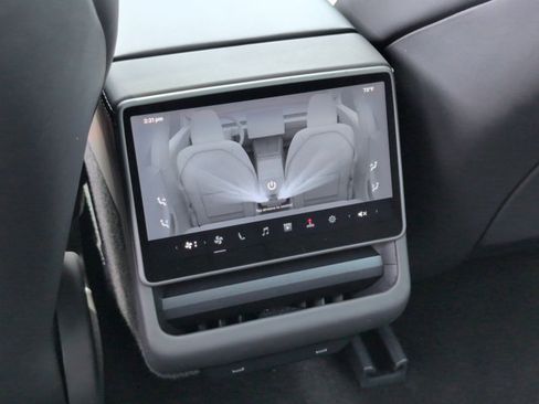 Used 2024 Tesla Model 3 image 18