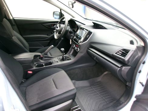 Used 2021 Subaru Crosstrek 2.0i image 8