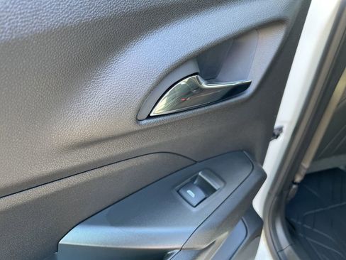 New 2026 Chevrolet Trax RS w/ Sunroof Package image 44