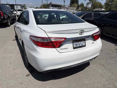 Used 2015 Toyota Camry SE FWD image 4