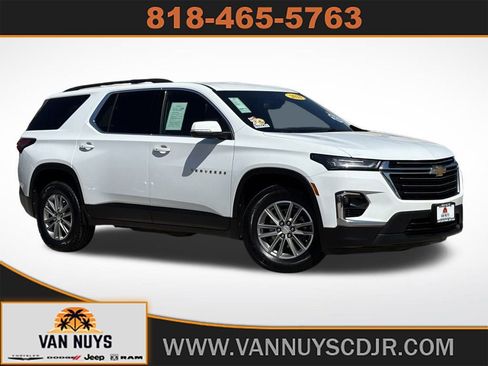 Used 2023 Chevrolet Traverse LT image 1