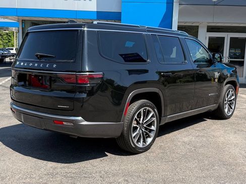 Used 2022 Jeep Wagoneer Series III w/ Premium Group I AWD/4WD image 5