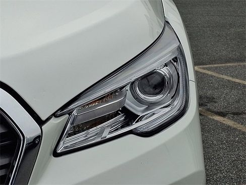 Used 2022 Subaru Ascent Limited w/ Technology Package image 9