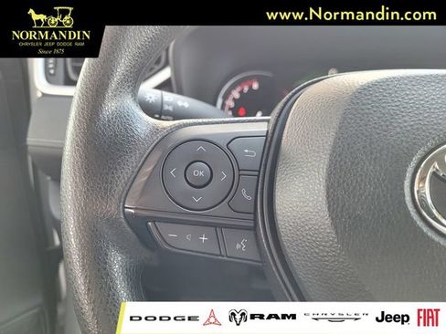Used 2025 Toyota RAV4 XLE FWD image 13