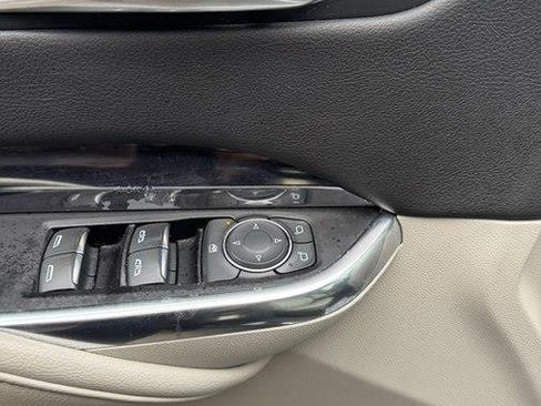 Used 2019 Cadillac XT4 Luxury w/ Cold Weather Package image 13