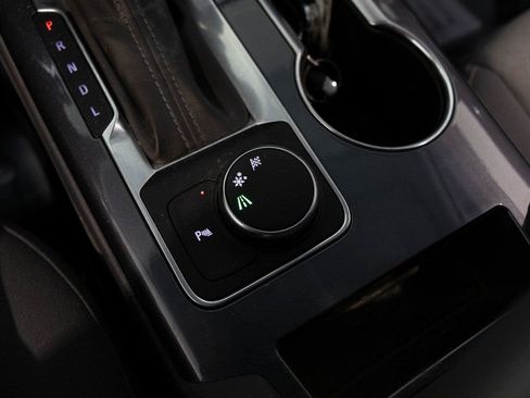 Used 2020 Chevrolet Blazer LT image 32