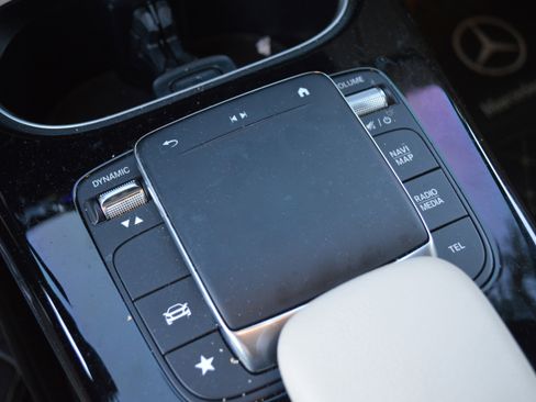 Used 2023 Mercedes-Benz CLA 250 image 25