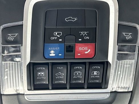 Used 2021 RAM 1500 Limited AWD/4WD image 29