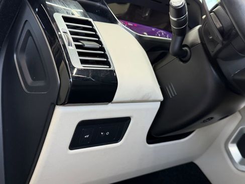 Used 2021 Land Rover Range Rover P525 Westminster Edition image 21