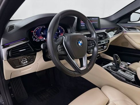 Used 2020 BMW 530i w/ Convenience Package RWD image 9