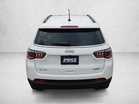 Used 2024 Jeep Compass Latitude AWD/4WD image 11