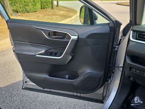 Used 2023 Toyota RAV4 LE image 26