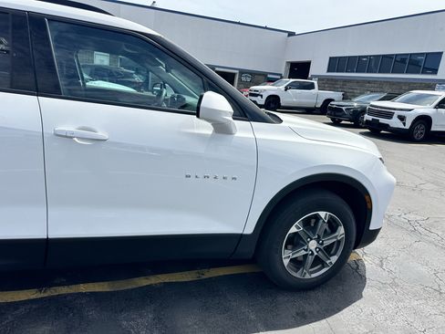 Used 2023 Chevrolet Blazer LT w/ Convenience Package AWD/4WD image 9