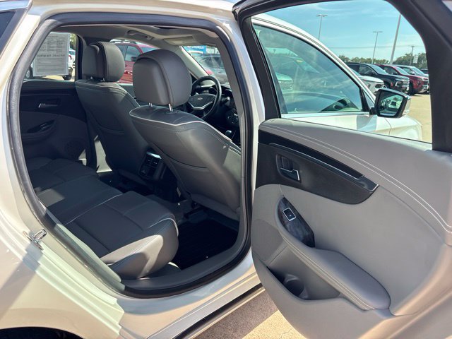 Used 2014 Chevrolet Impala LTZ FWD image 32