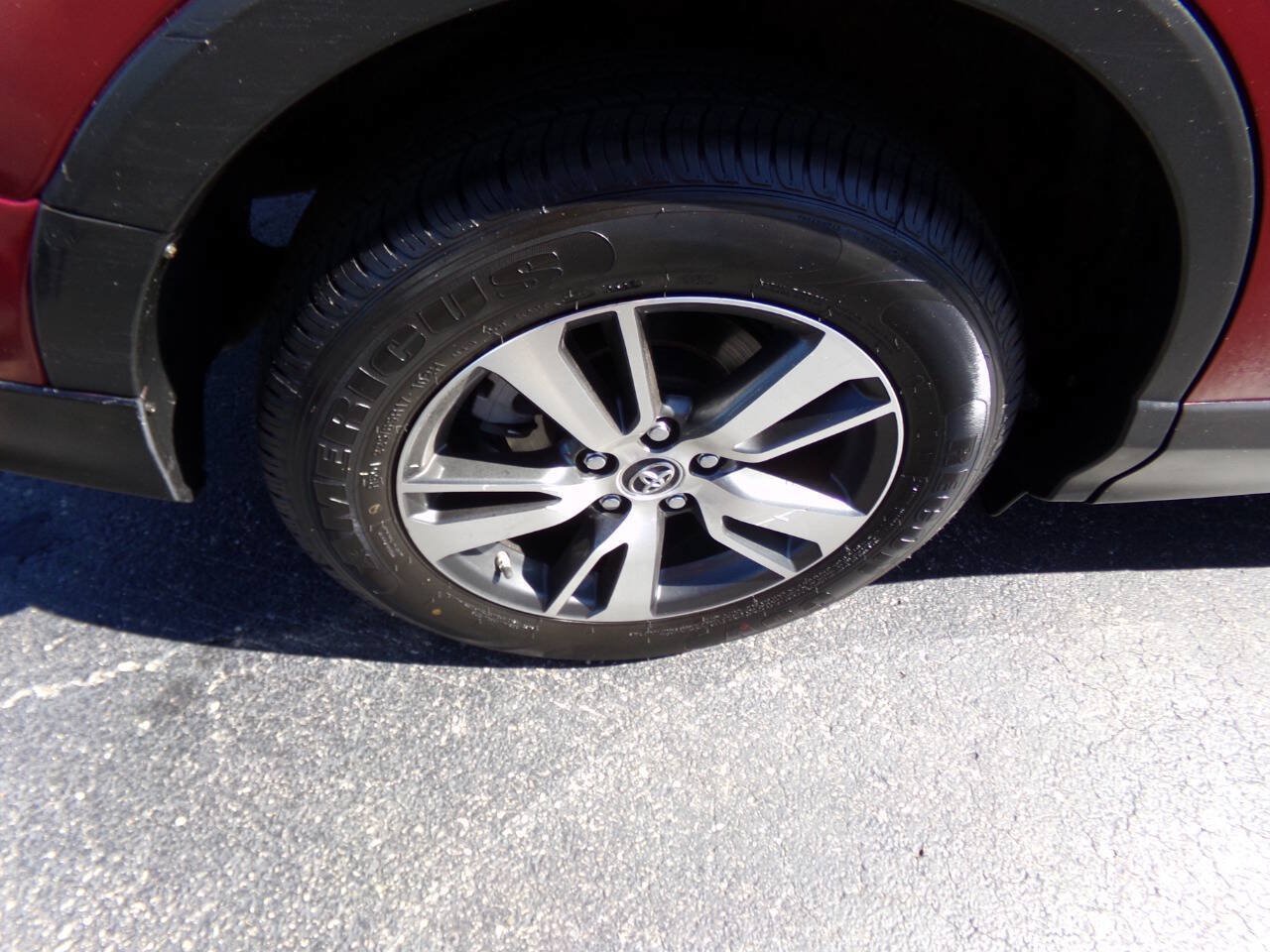 Used 2018 Toyota RAV4 XLE w/ Plus Extra Value Package AWD/4WD image 43