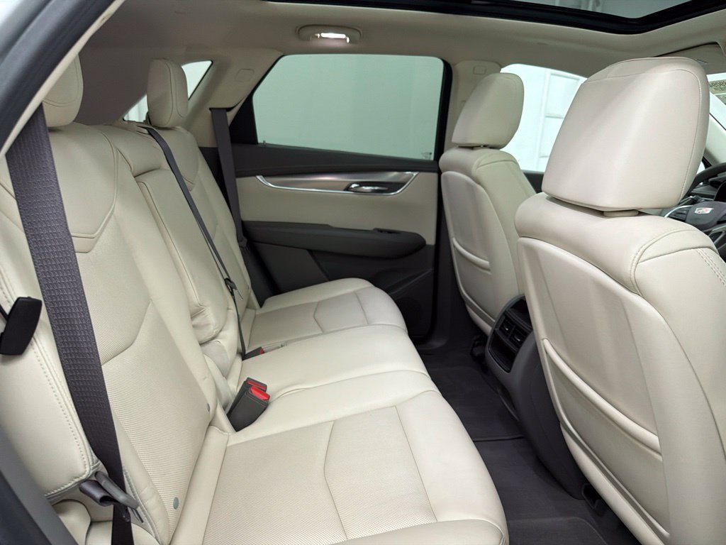 Used 2017 Cadillac XT5 Luxury FWD image 28
