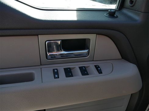 Used 2010 Ford F150 XLT image 14