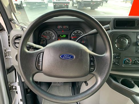 Used 2014 Ford E-150 and Econoline 150 Wagon w/ Power Windows & Locks Group image 10