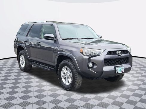 Used 2016 Toyota 4Runner SR5 AWD/4WD image 8