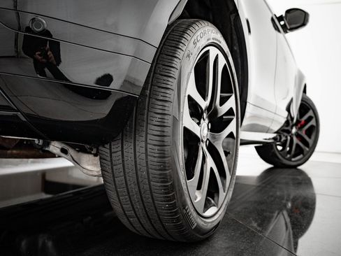 Used 2023 Land Rover Range Rover Evoque R-Dynamic SE image 49